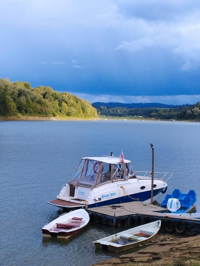 Arkadia Dom Nad Jeziorem Solinskim Homestay